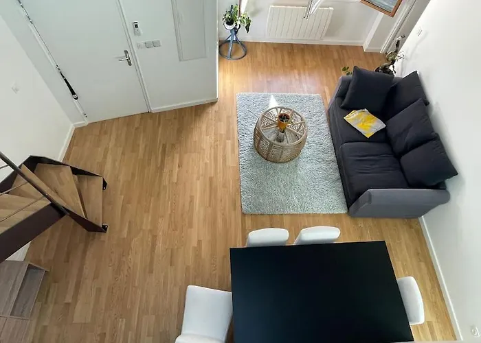 Appartement Atypique Et Fraichement Renove